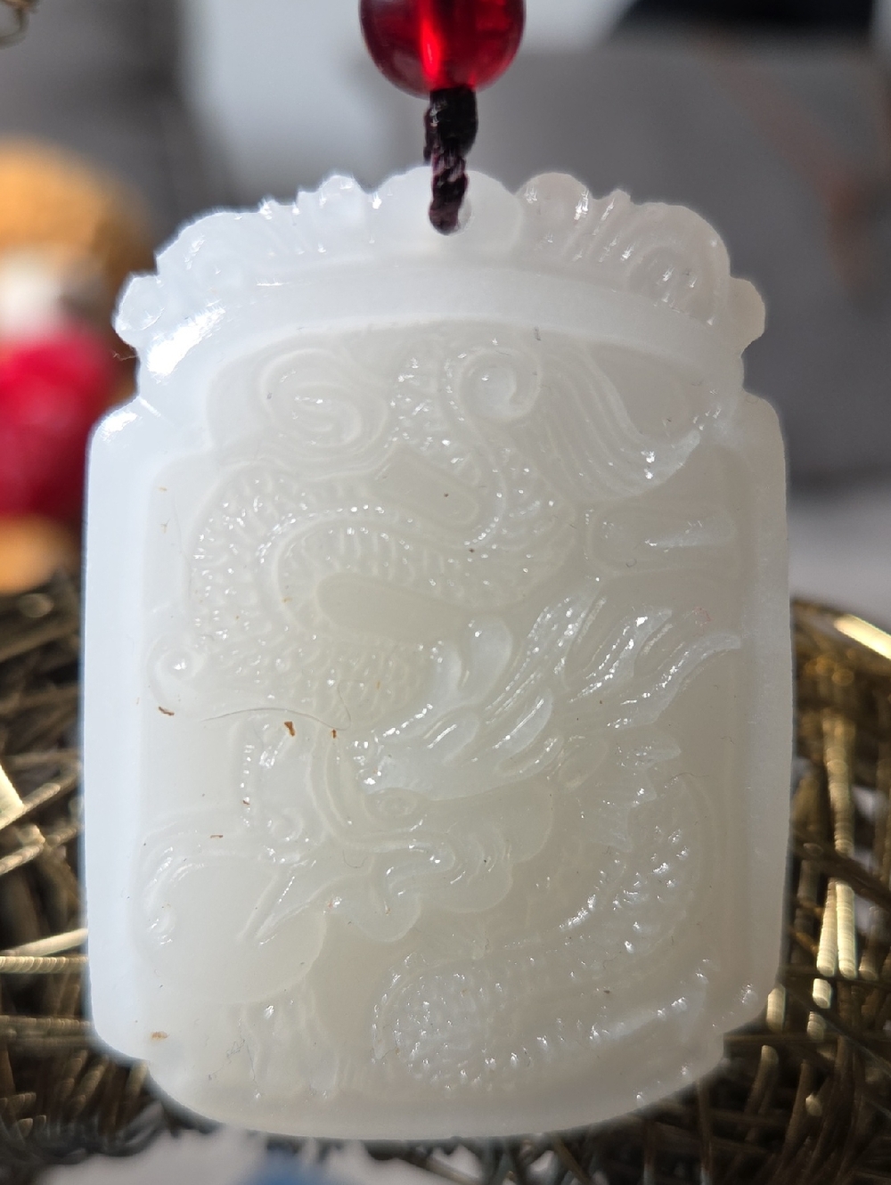 Natural White Nephrite Jade Hand-Carved Dragon Pendant Necklace. N.W.T. Unisex.